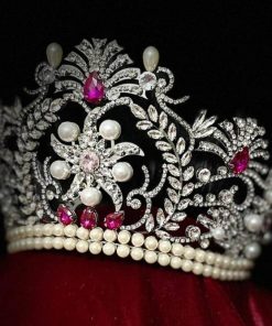 Vương Miện Hoa Hậu Bằng Đá Quý