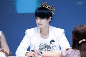 Vương miện Hoàng tử bằng đá quý