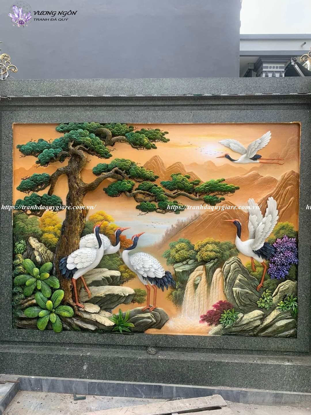 tranh đắp phù điêu nổi xi măng